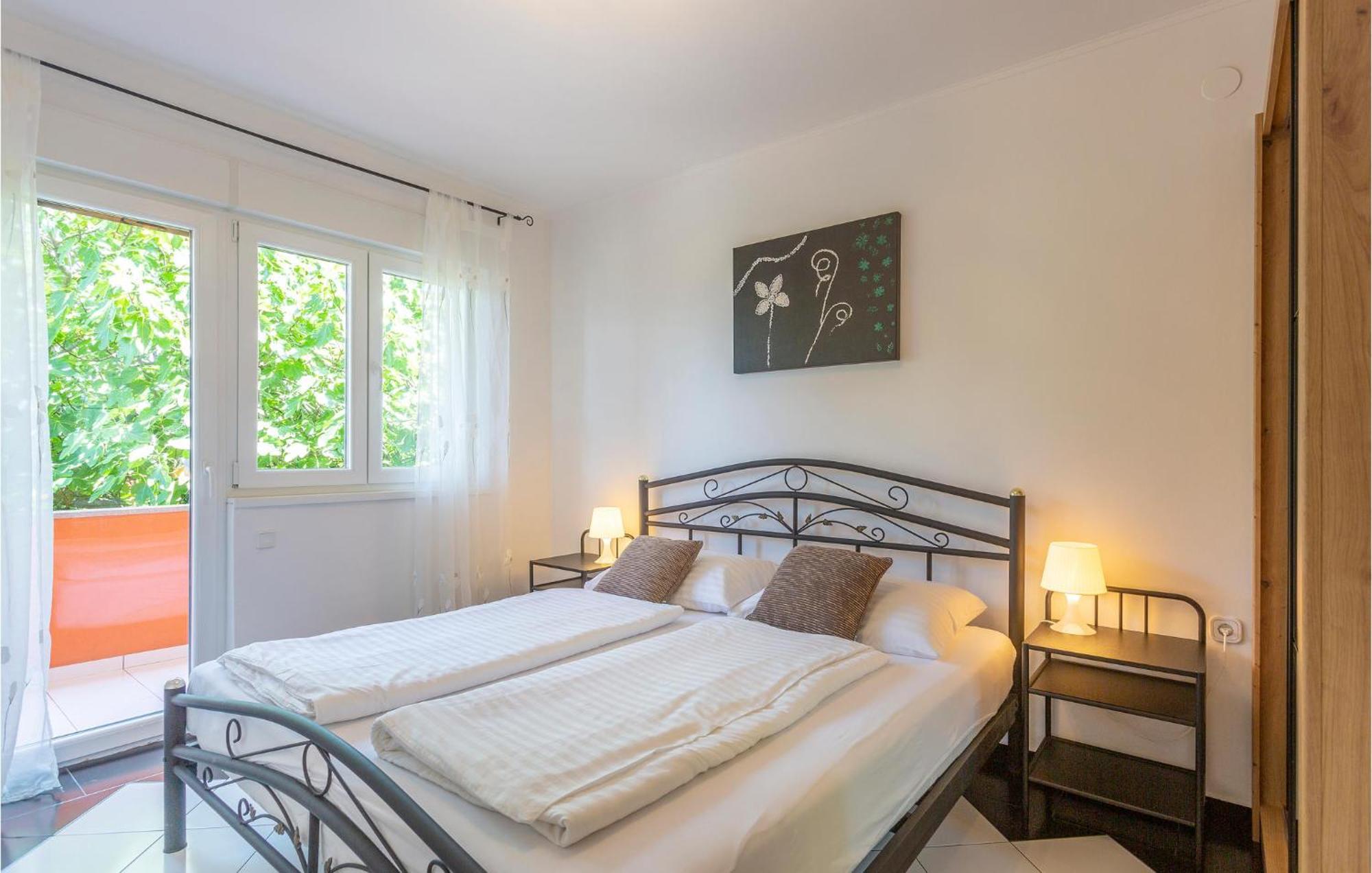 Nice Home In Risika With House Sea View Ngoại thất bức ảnh